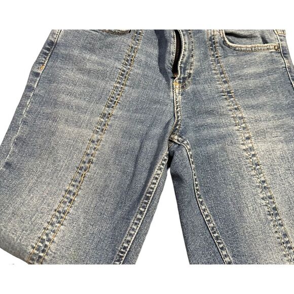 Zara skinny frayed jeans size Zara 9 inch rise
26 length
15 hips
26 waist - Picture 5 of 11